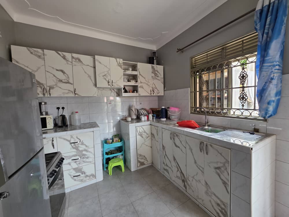 House 4sale Kitende entebbe road- 350m