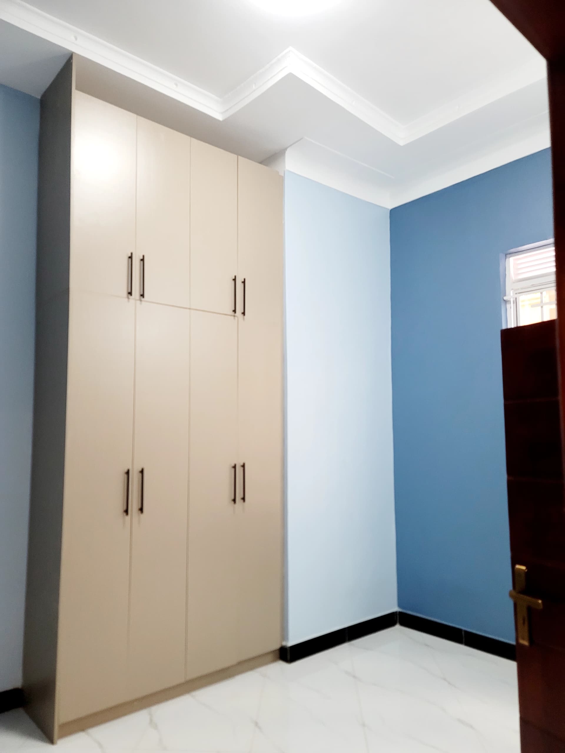 House for sale in Bwebaja akright city
