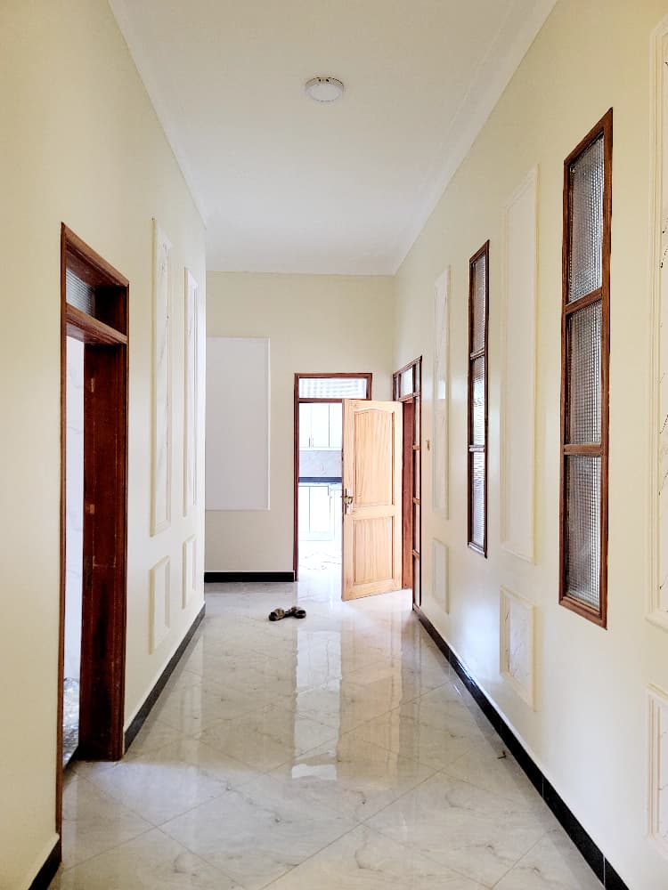 House in Kitende for 550m
