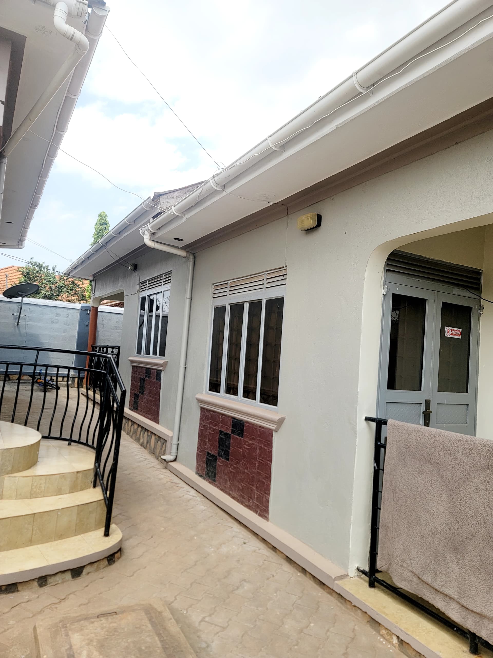 Rentals 4sale seguku katale entebbe rd