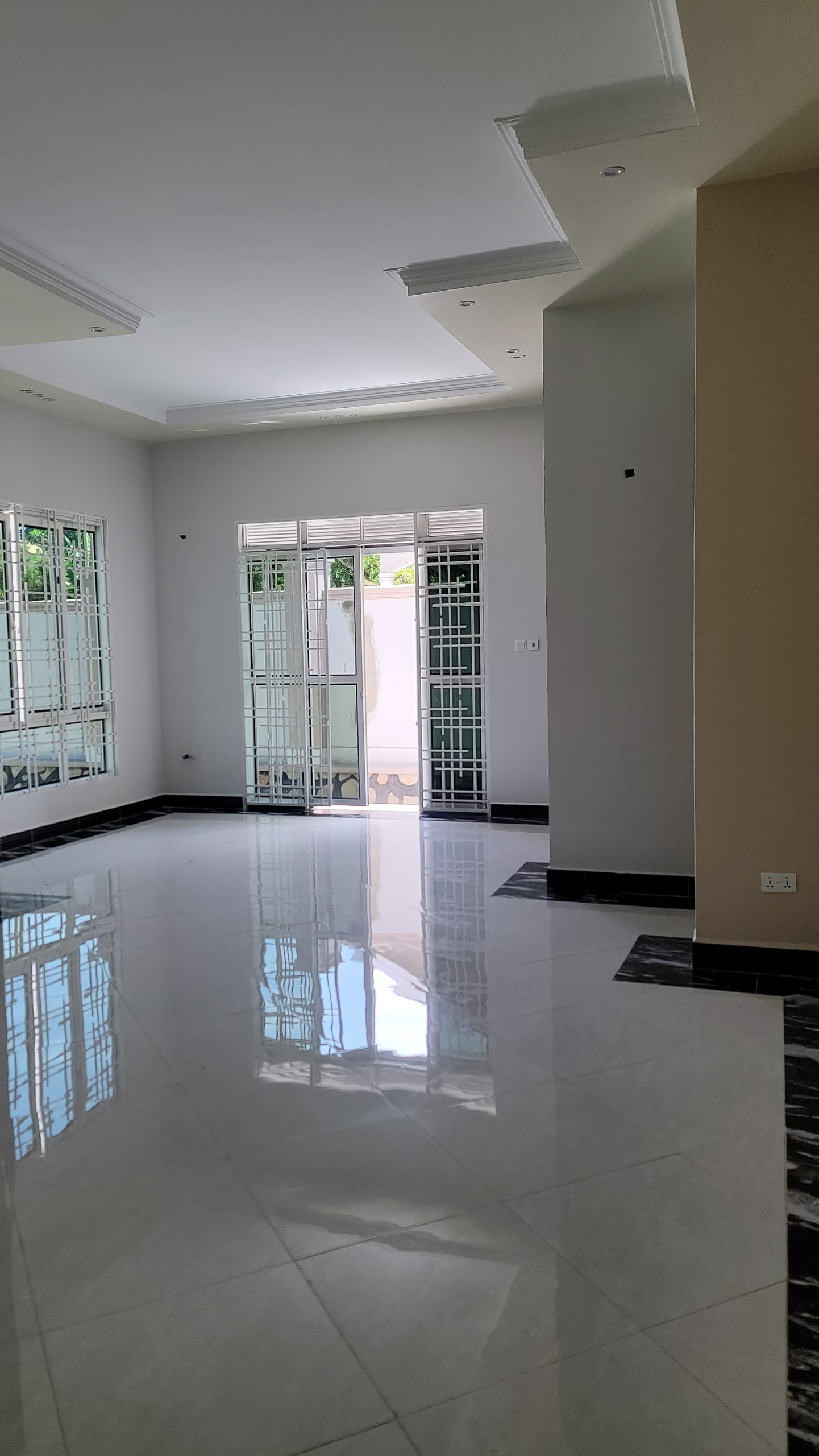 House for sale kitende entebbe rd