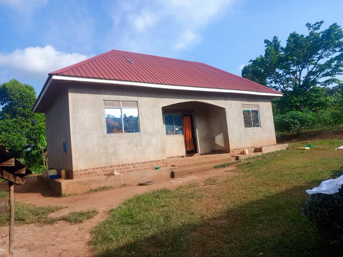 House for sale seated on agreement 50x100ft at Kagga Mazzi