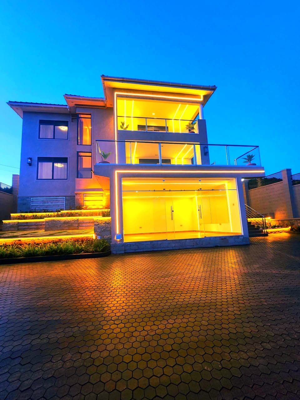 brand new house Namulanda entebbe rd with lake view