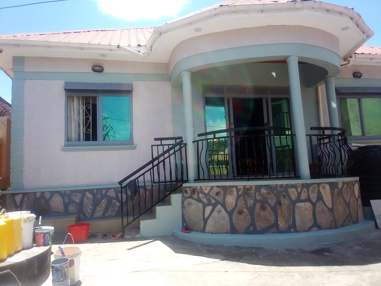 3bedrm house 4sale in Bweya Kitende 200m