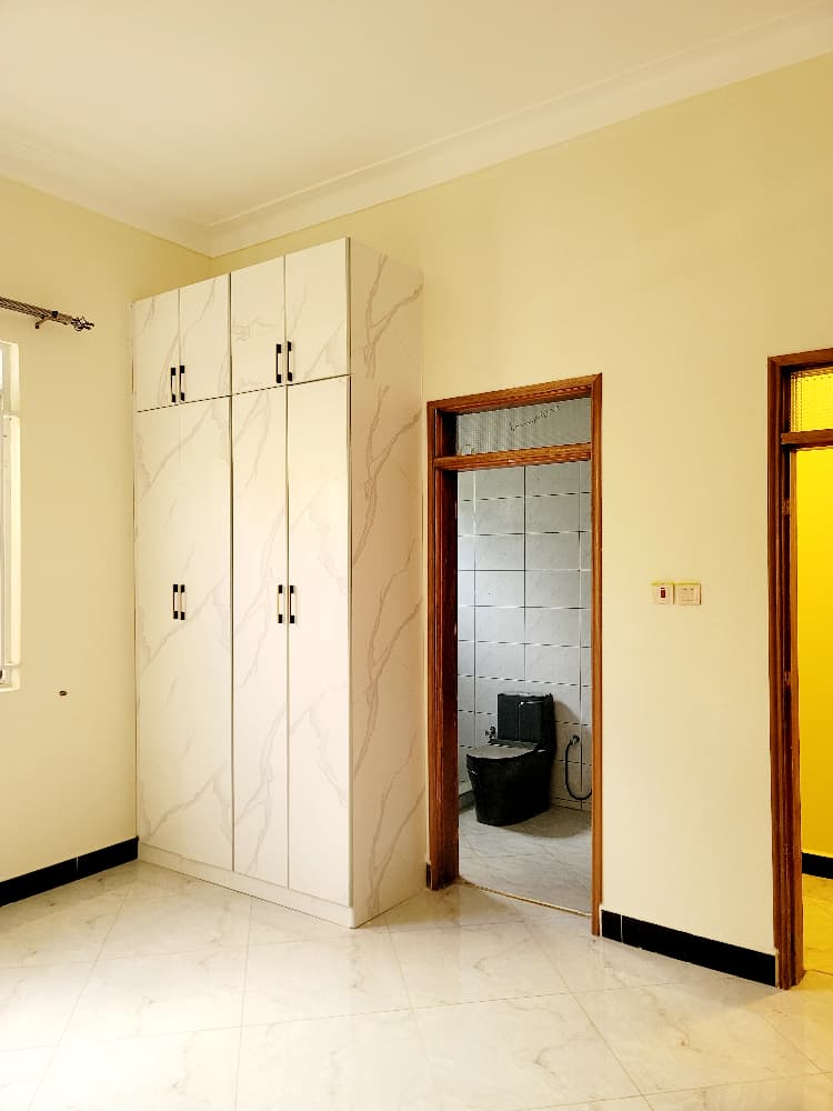 House in Kitende for 550m
