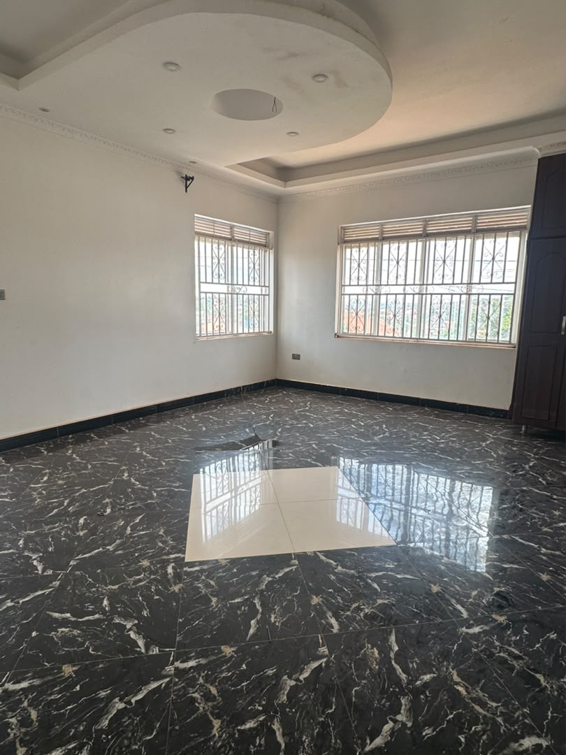 House 4sale seguku katale nalumunye entebbe rd