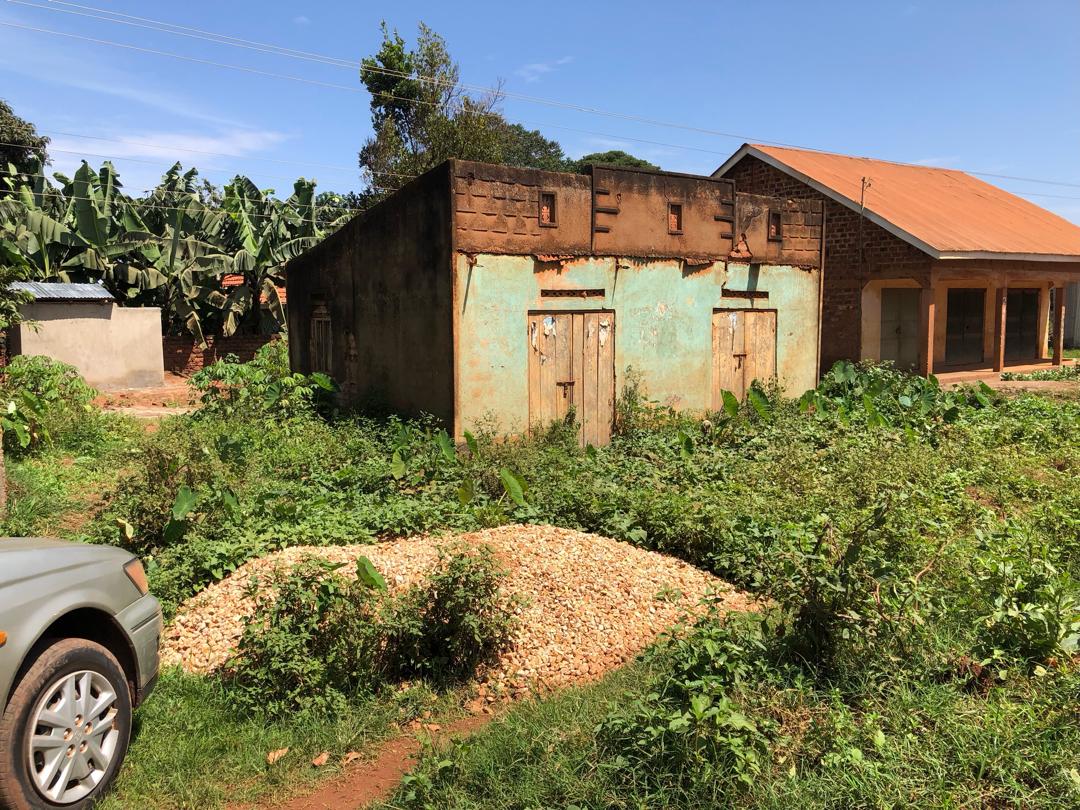 Commercial plot along Kasenyi rd off entebbe rd