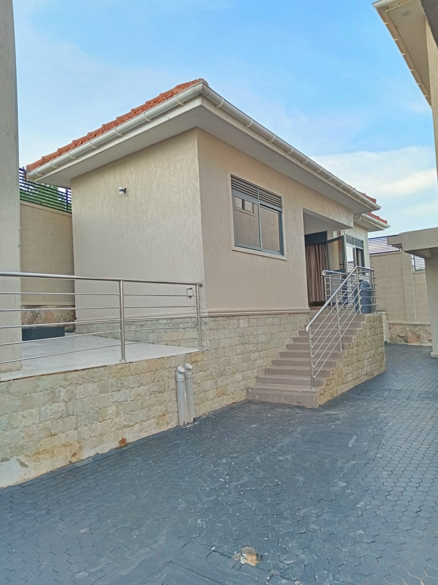 brand new house Namulanda entebbe rd with lake view