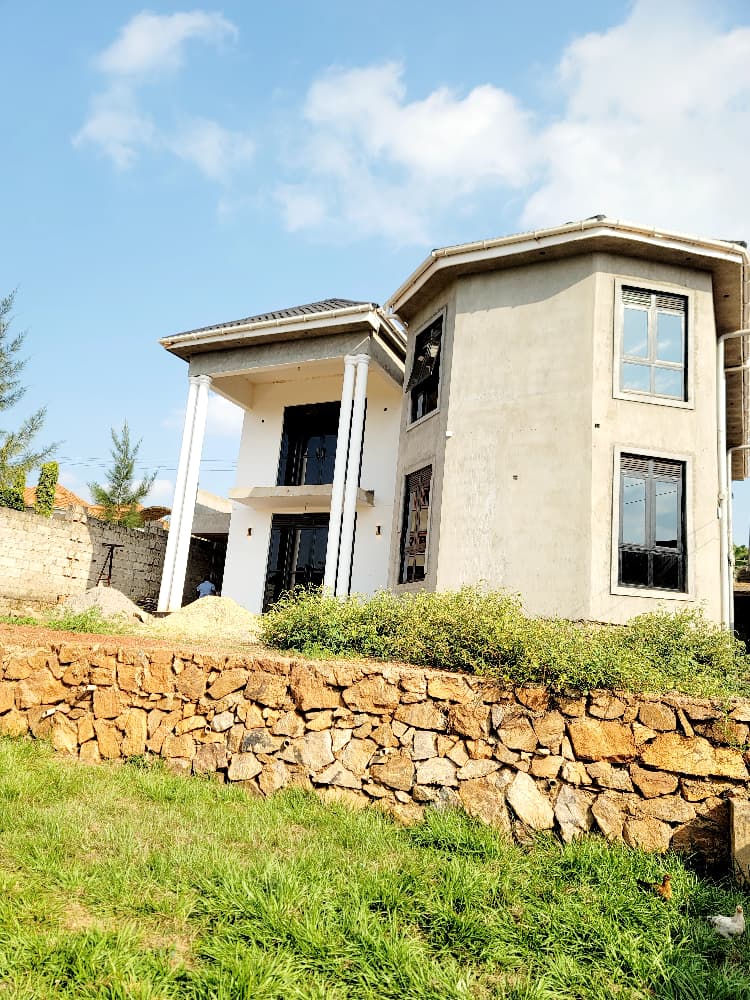 House for sale in Kawuku Bwerenga Jomayi estate