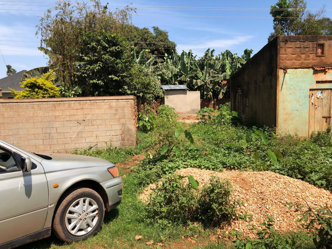 Commercial plot along Kasenyi rd off entebbe rd