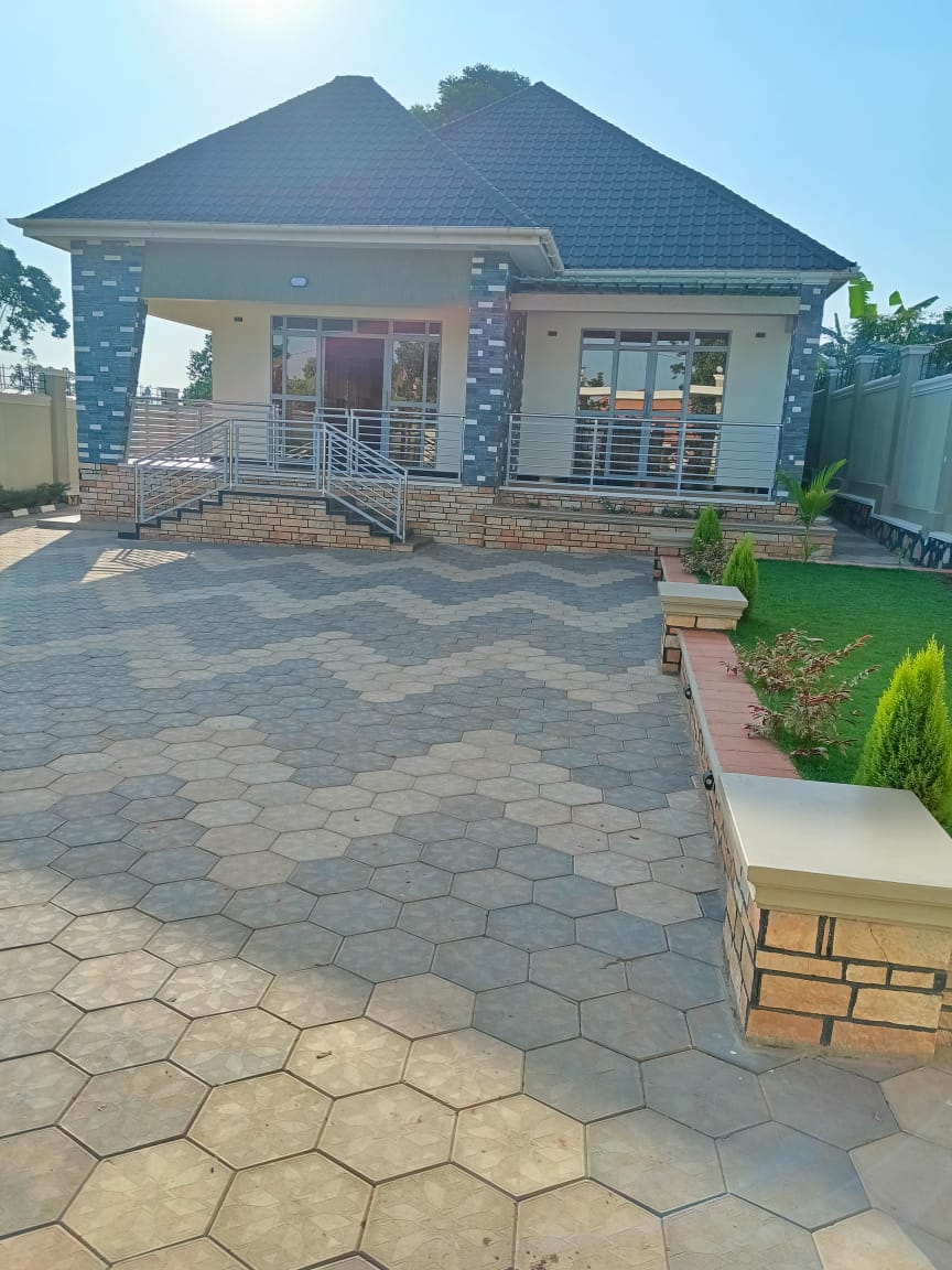 Brand new house kitende lumuli