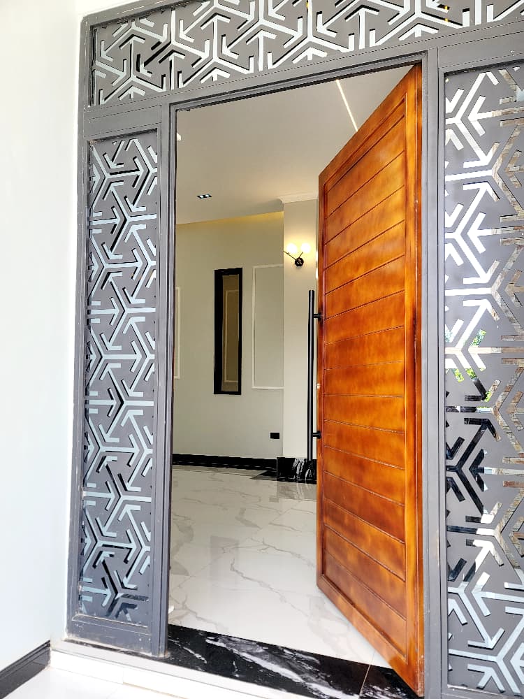 House for sale in Bwebaja akright city