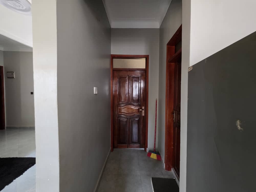 House 4sale Kitende entebbe road- 350m