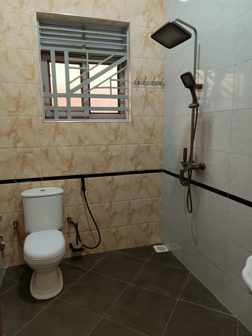 Brand new house kitende lumuli
