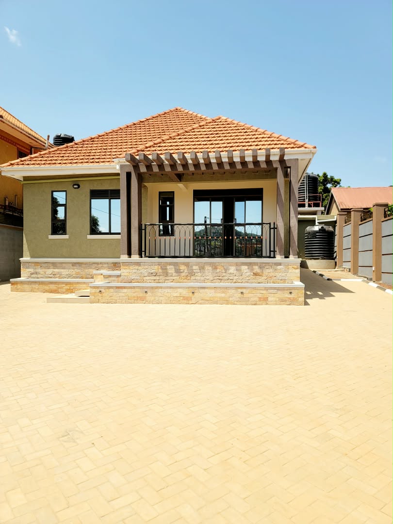 house for sale Kitende sekiwunga 330m