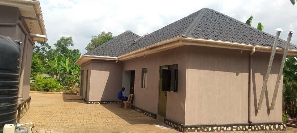 4acre house for sale in mukono