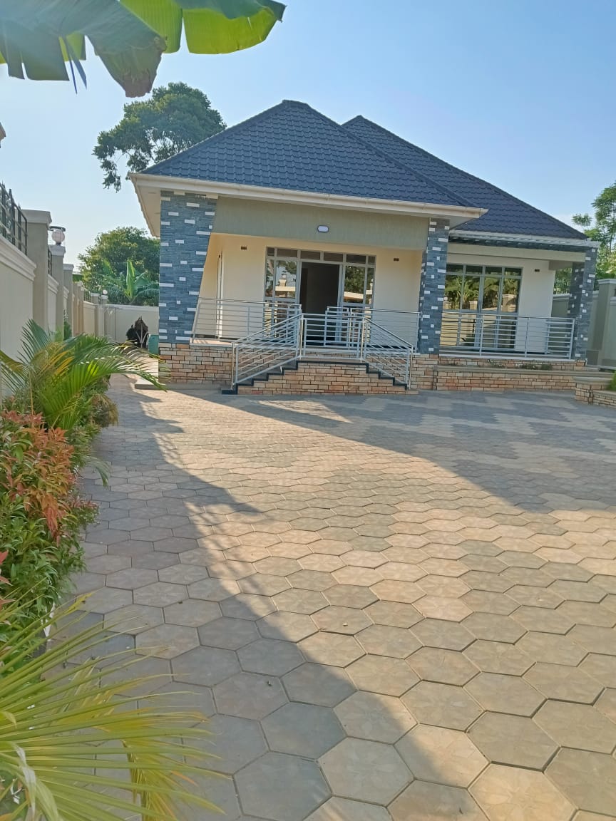 Brand new house kitende lumuli