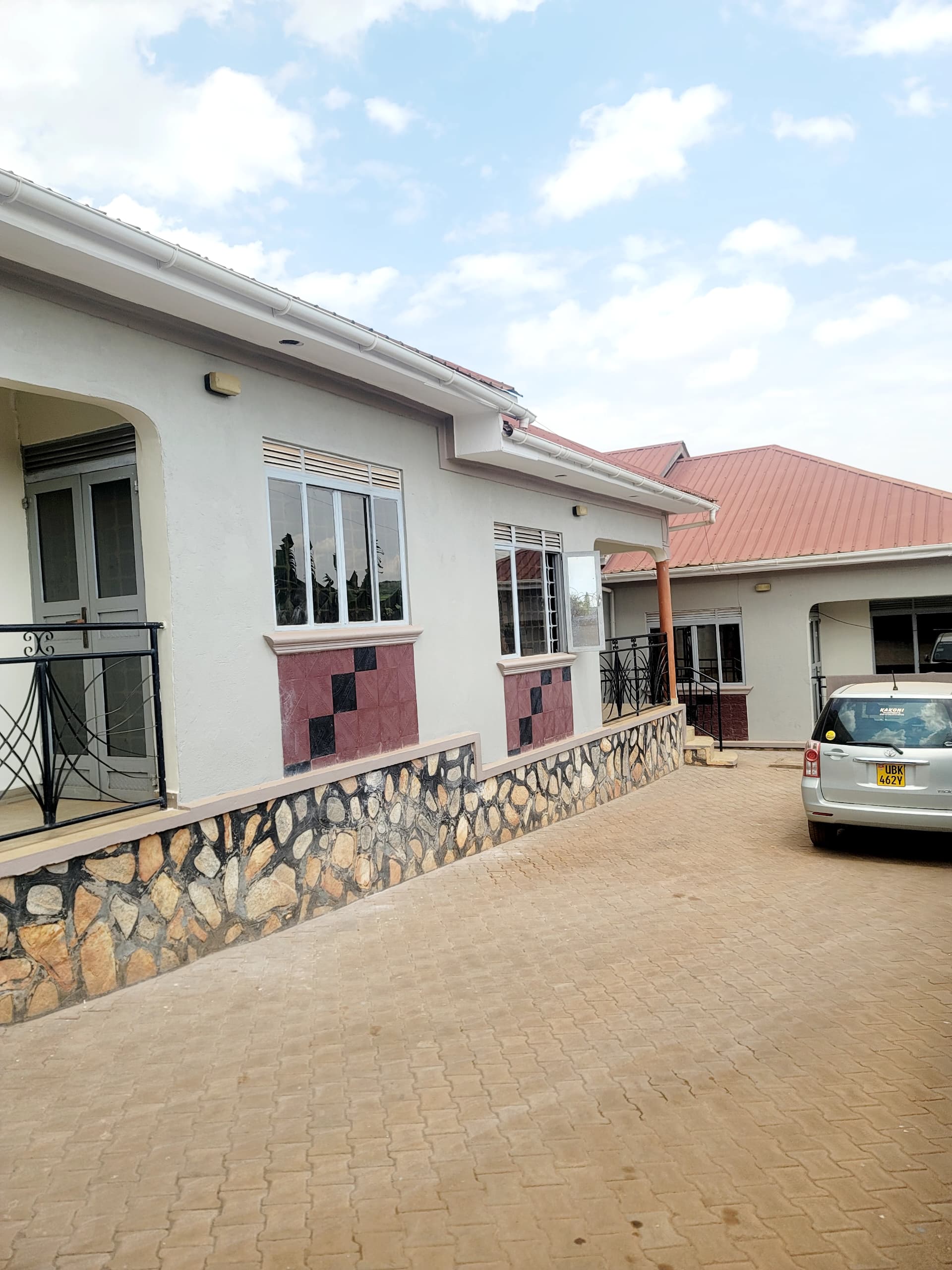 Rentals 4sale seguku katale entebbe rd