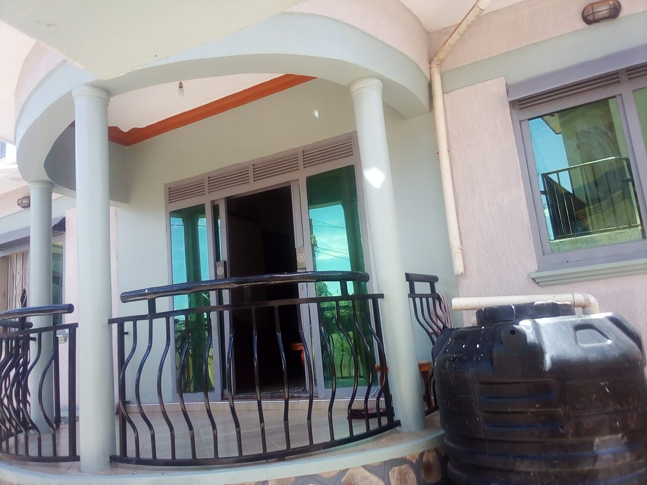 3bedrm house 4sale in Bweya Kitende 200m