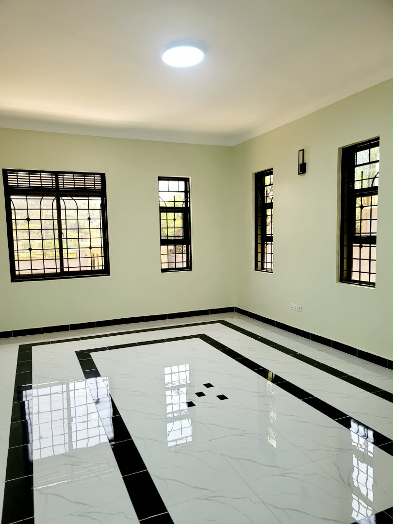 house for sale Kitende sekiwunga 330m