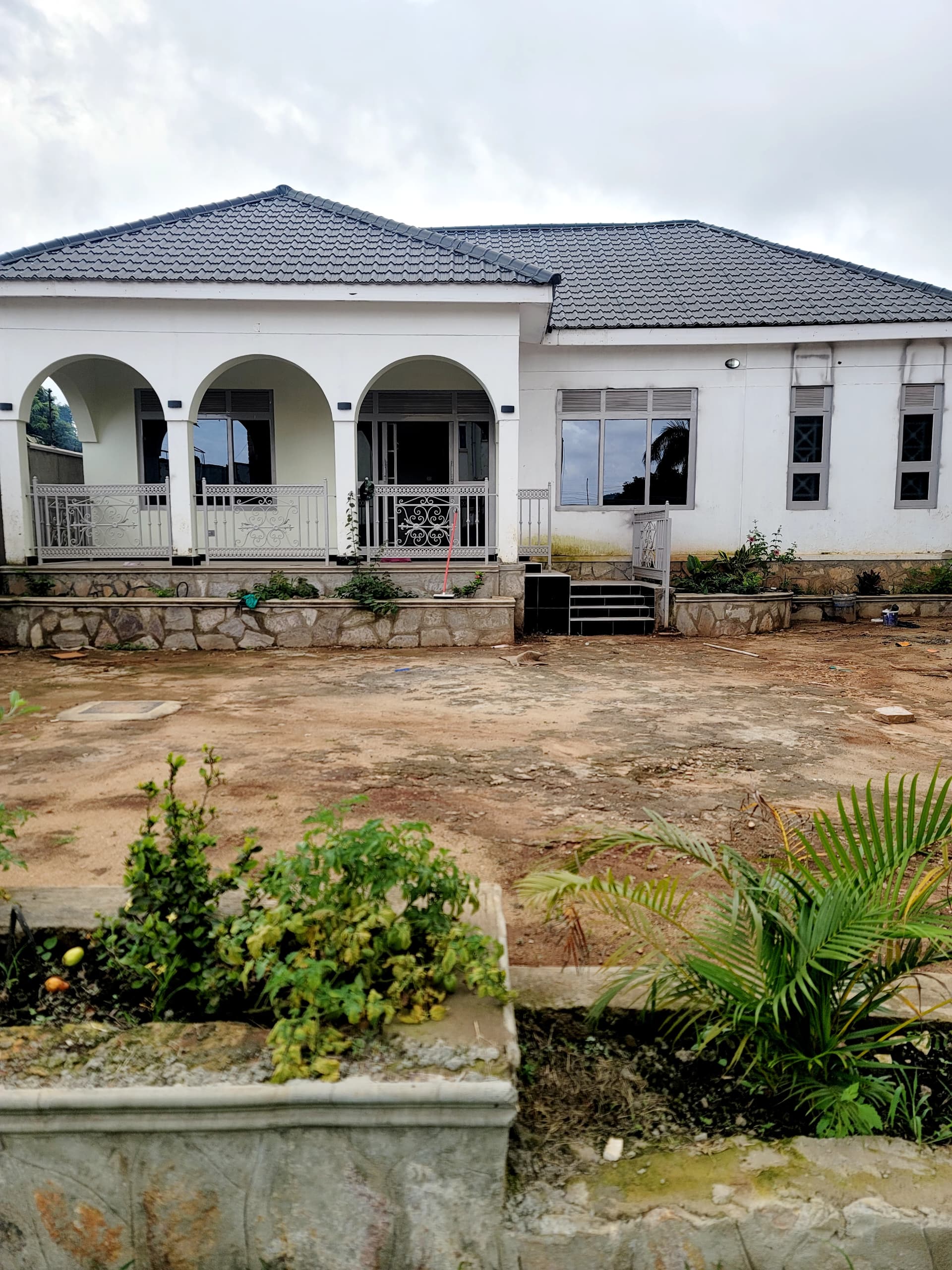 House sale bweya kajansi entebbe rd