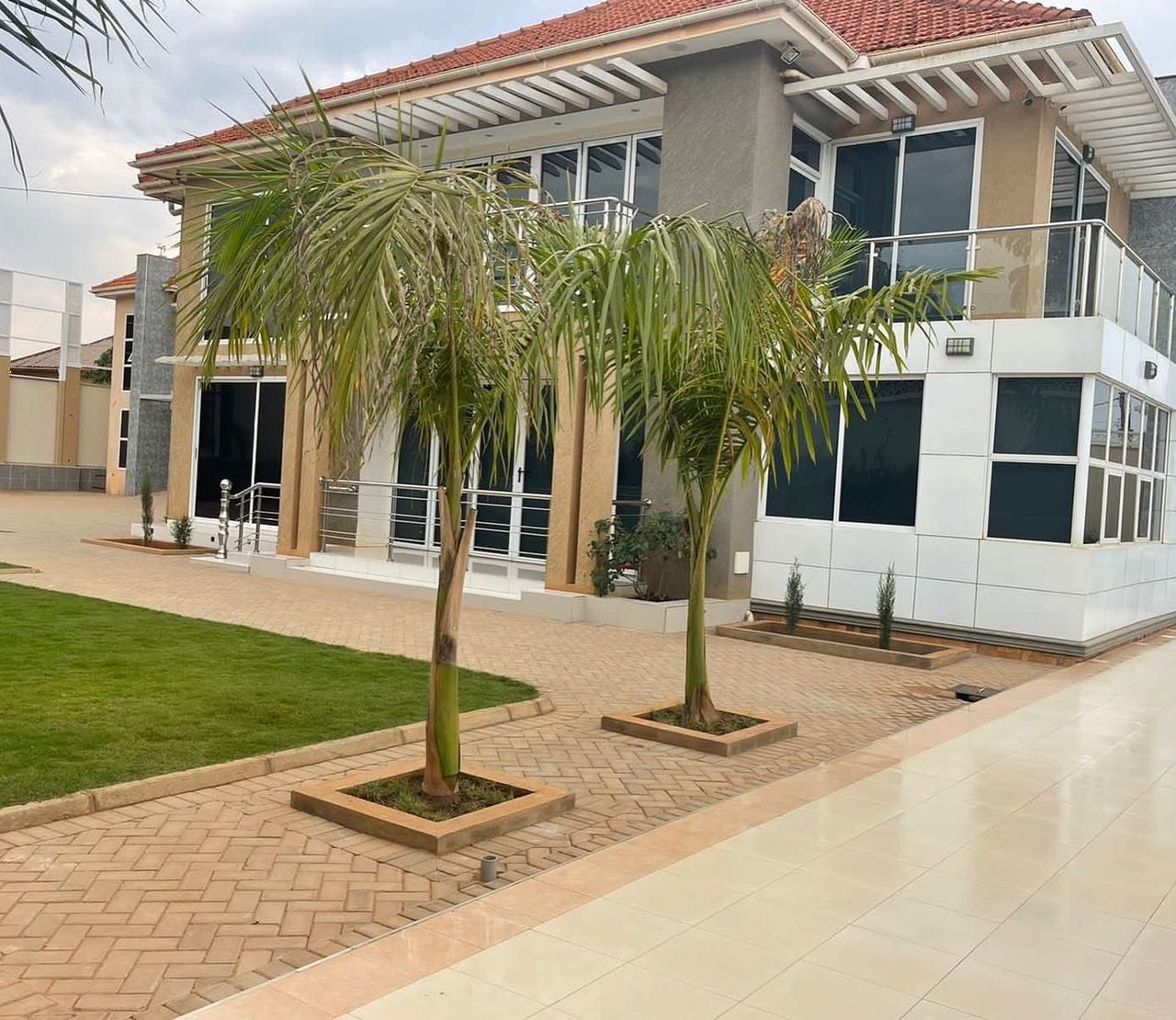 Luxurious 9bedroom fully furnished mansion