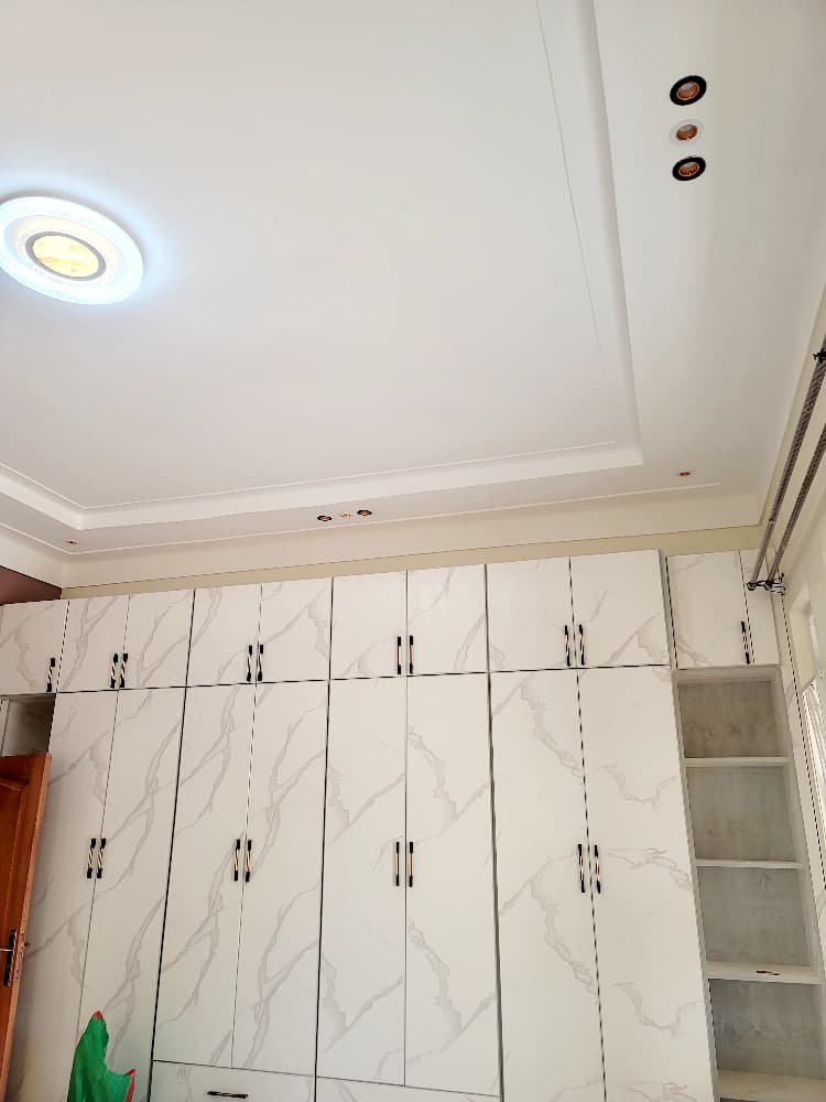 House in Kitende for 550m