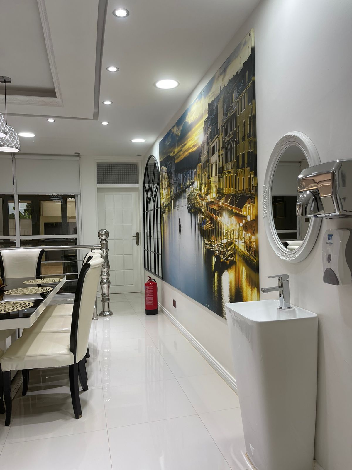 Luxurious 9bedroom fully furnished mansion