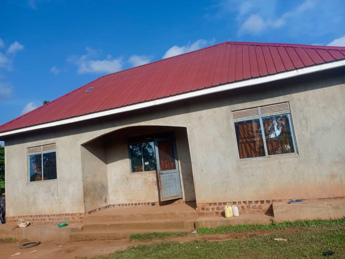 House for sale seated on agreement 50x100ft at Kagga Mazzi