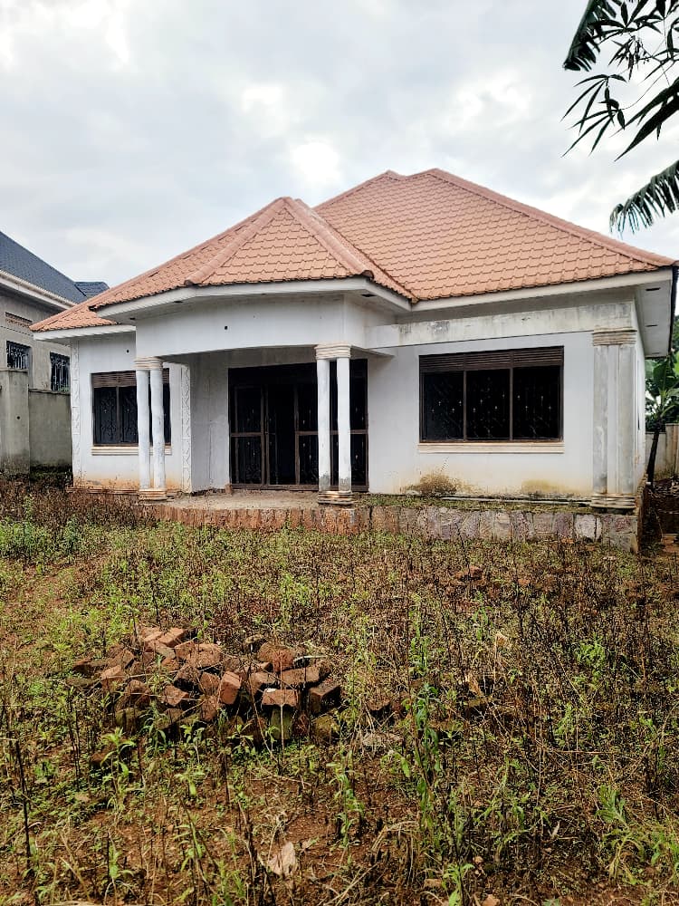 house for sale in Mazzi Kitende