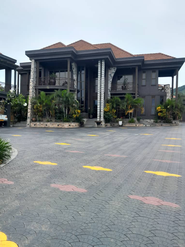 house for sale Lubowa entebbe rd
