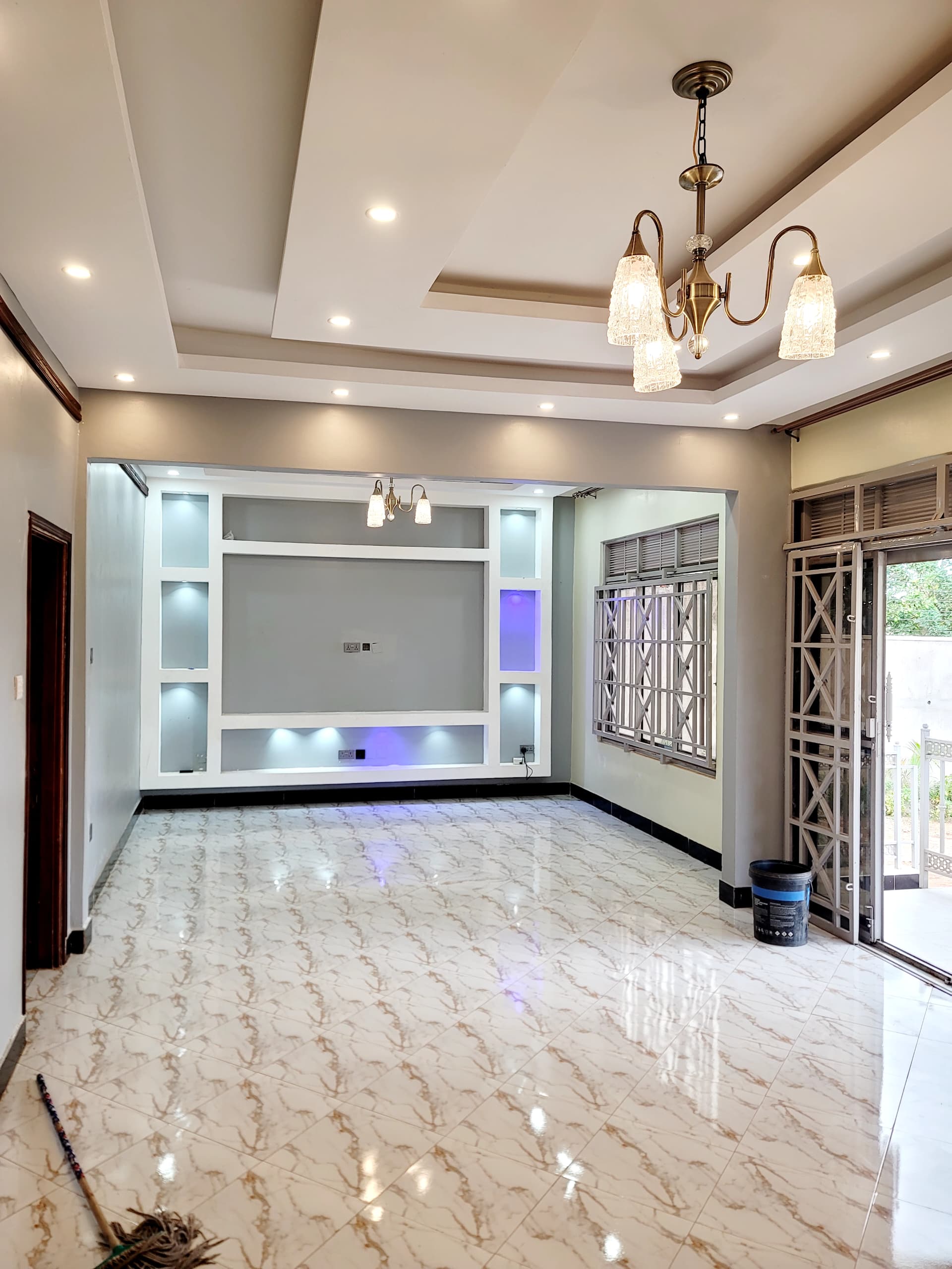 House sale bweya kajansi entebbe rd