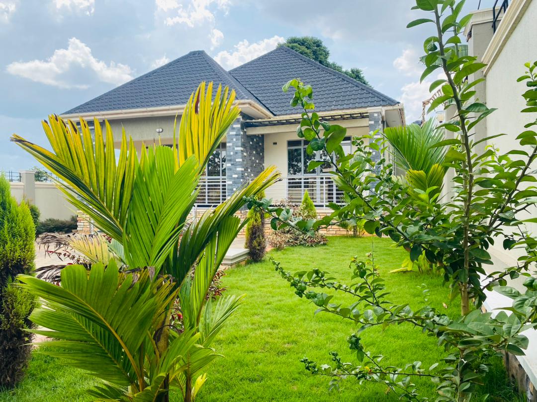 house for sale kitende Lumuli 400m