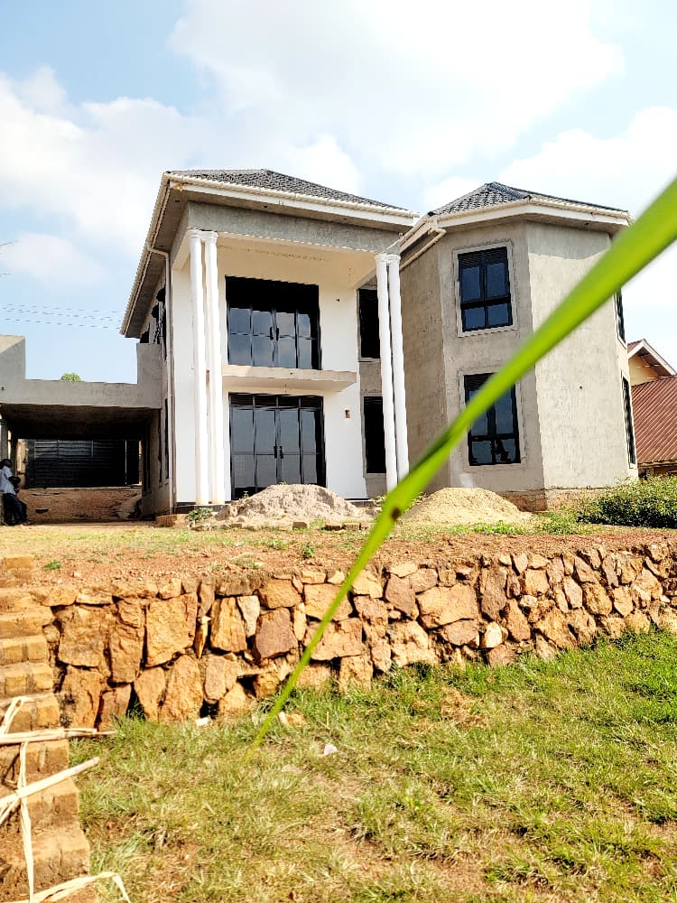House for sale in Kawuku Bwerenga Jomayi estate