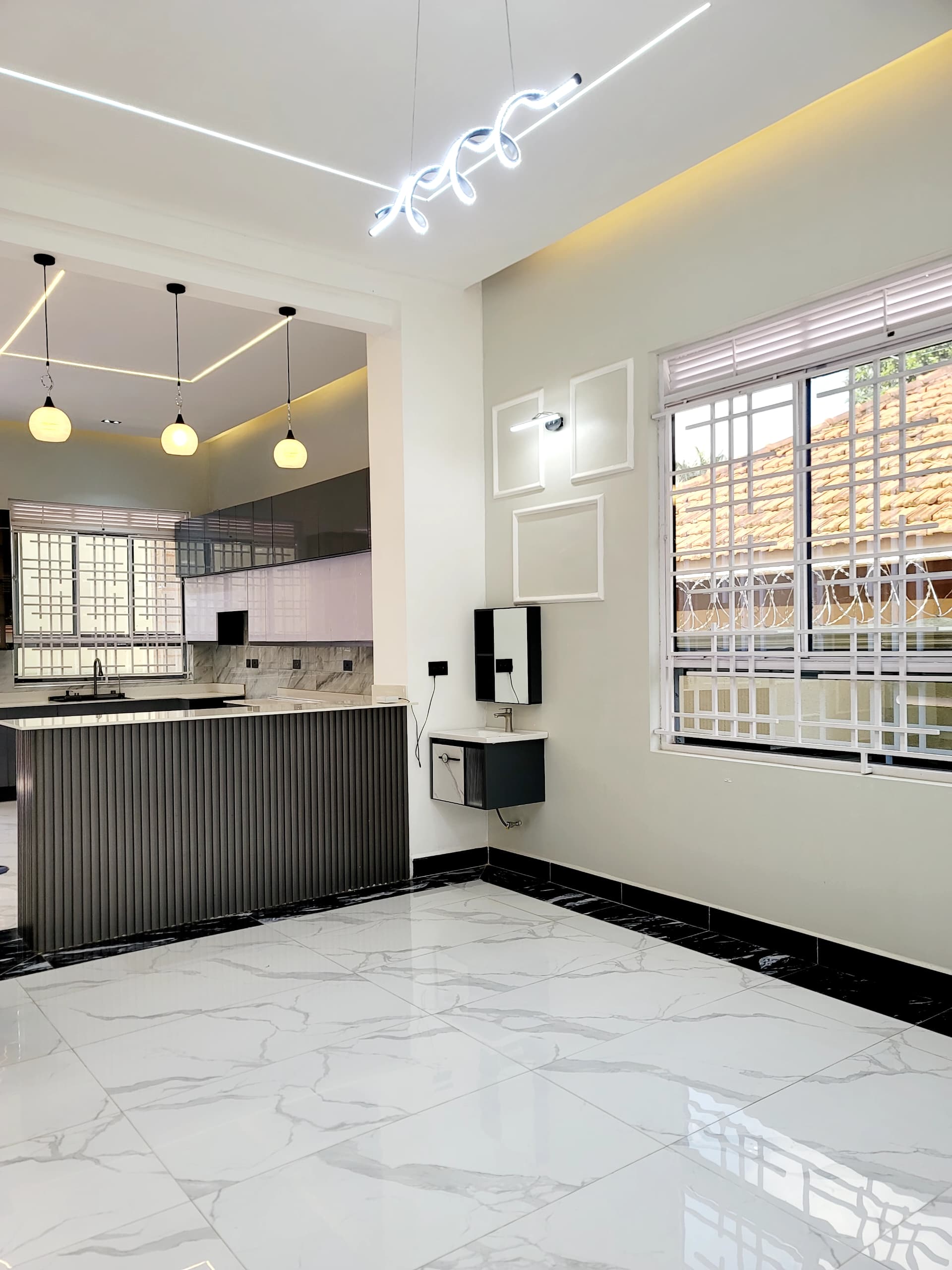 House for sale in Bwebaja akright city