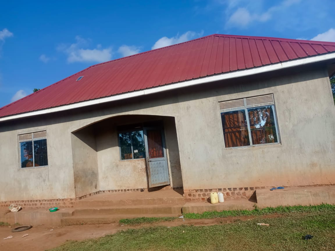 House for sale seated on agreement 50x100ft at Kagga Mazzi