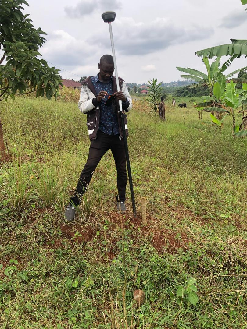 Nice plot in an estate Mende off hoima rd