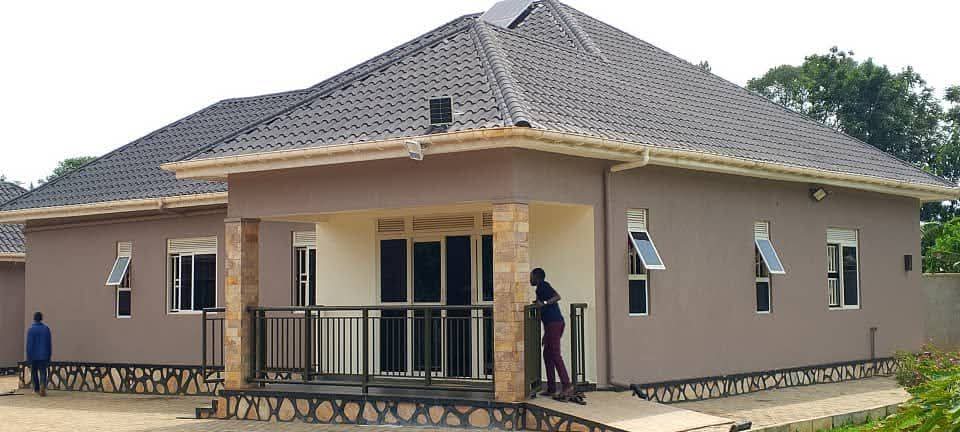 4acre house for sale in mukono