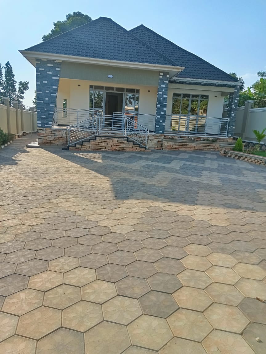 Brand new house kitende lumuli