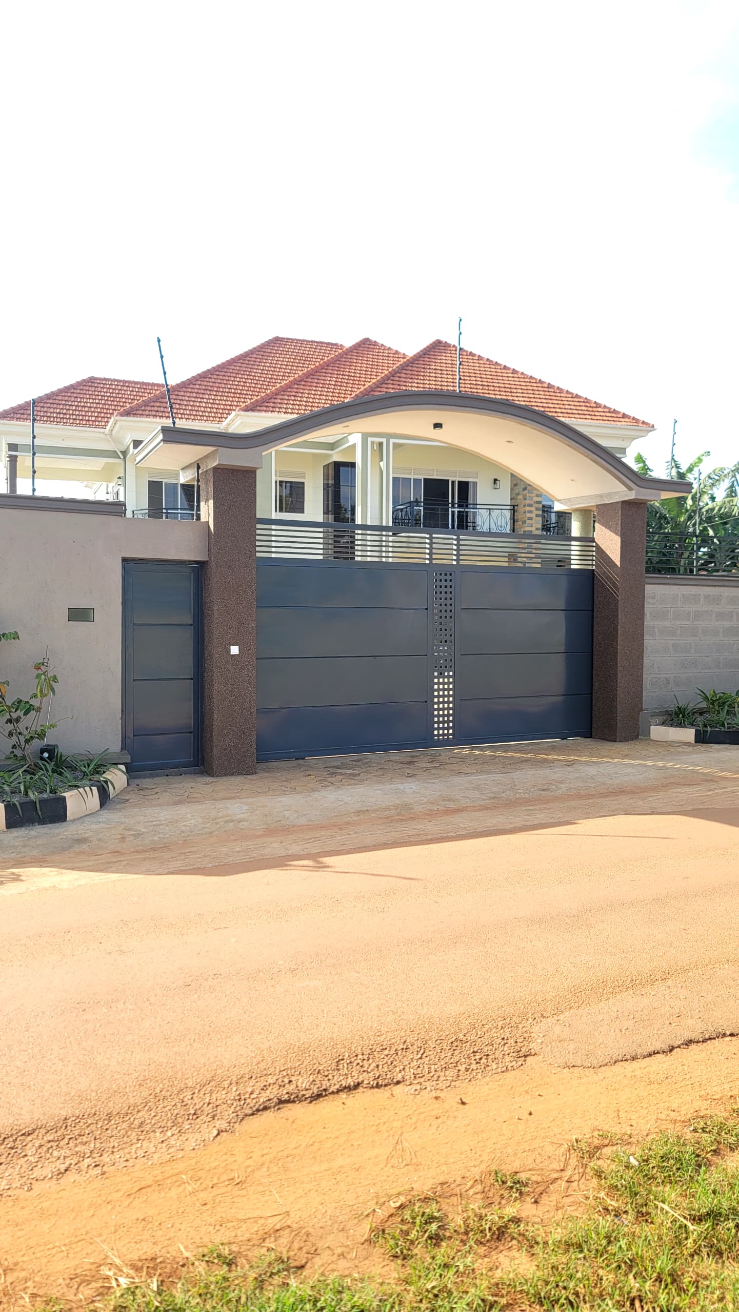 Flat house for sale in bwebaja entebbe rd