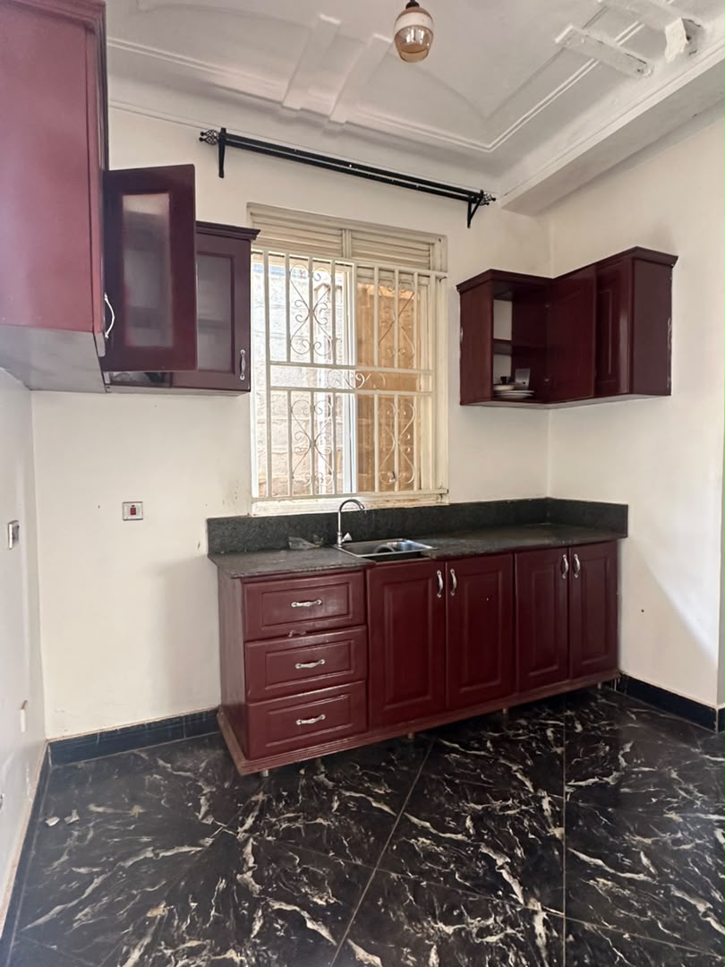 House 4sale seguku katale nalumunye entebbe rd
