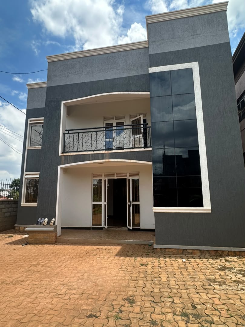 House 4sale seguku katale nalumunye entebbe rd