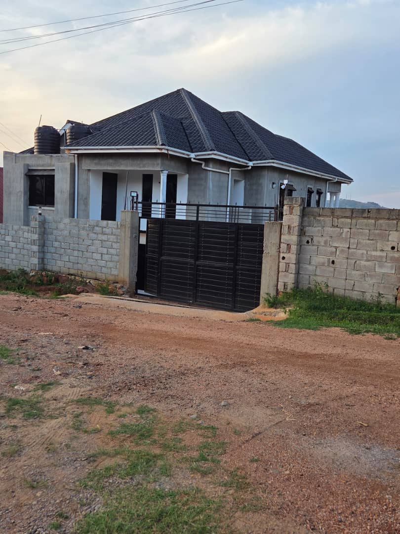 House for sale in Kawuku Bwerenga Jomayi estate