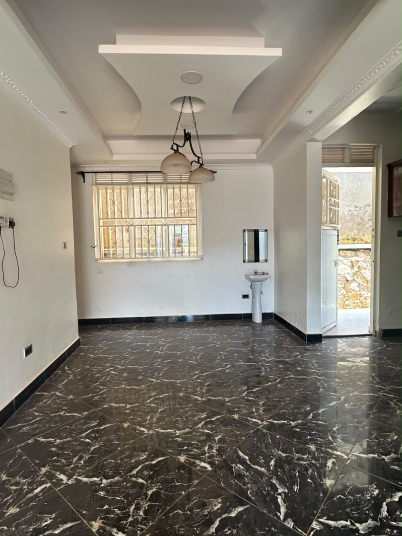 House 4sale seguku katale nalumunye entebbe rd
