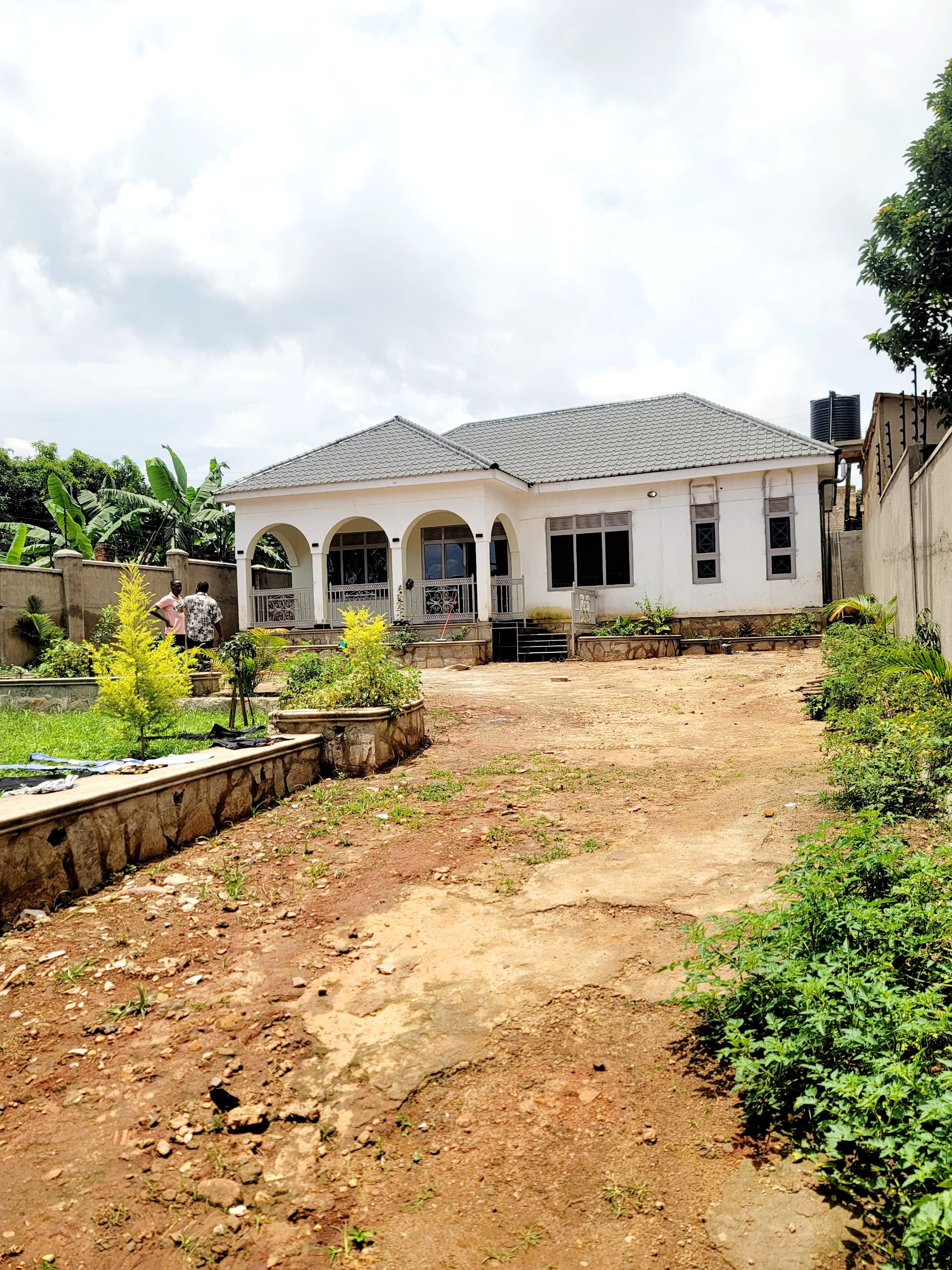 House sale bweya kajansi entebbe rd