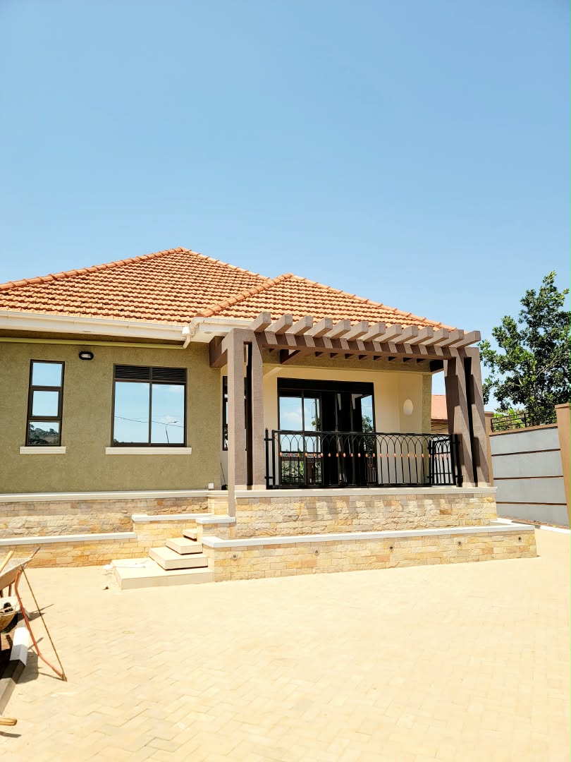 house for sale Kitende sekiwunga 330m