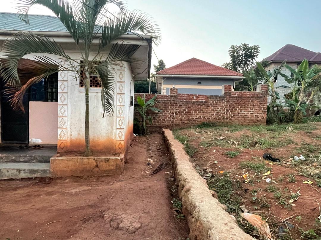 Rental houses 4sale Kitende Lumuli