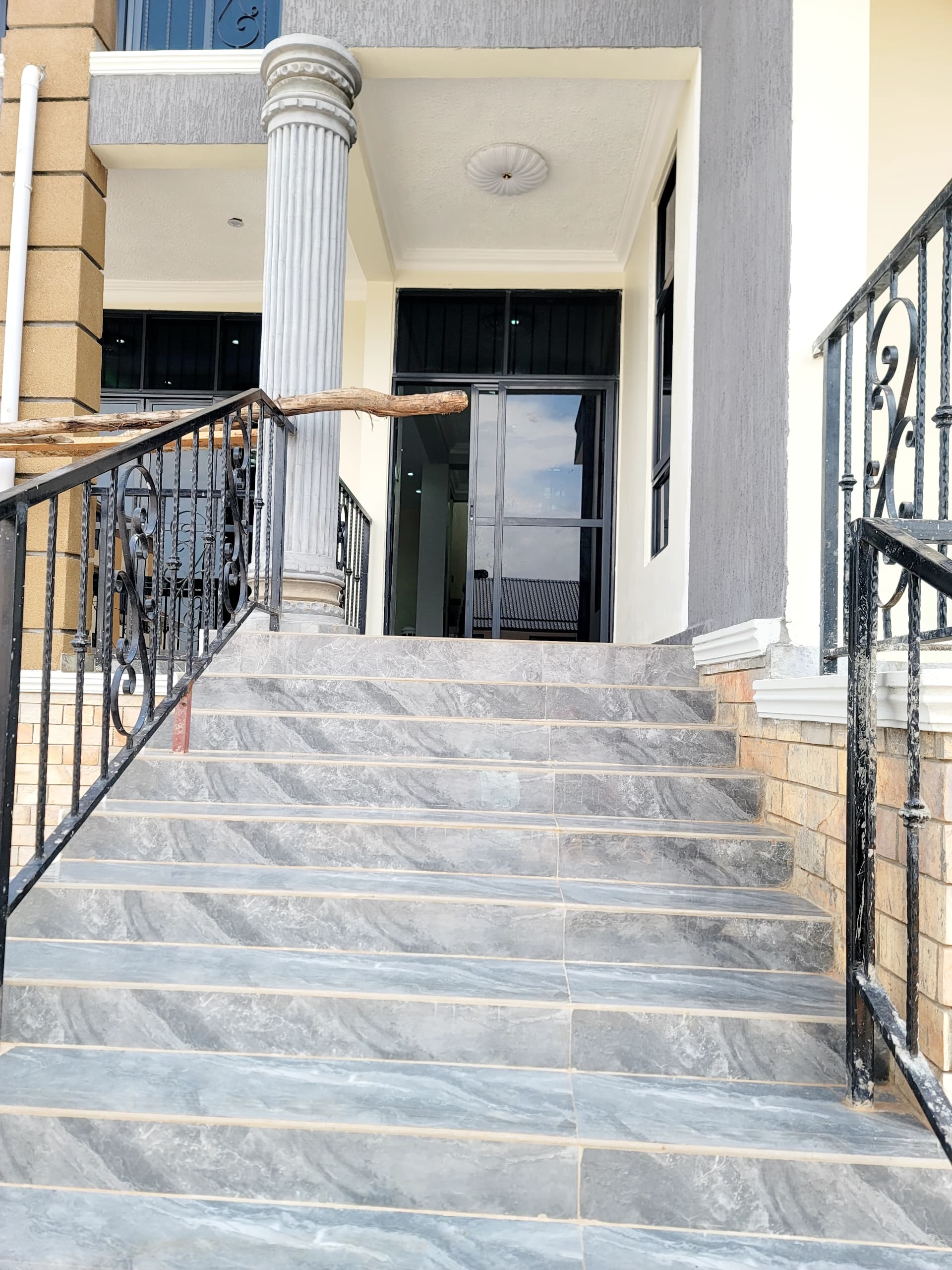 Home 4sale at Kiggo Munyonyo xpresshighway