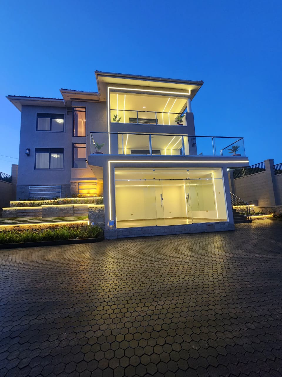 brand new house Namulanda entebbe rd with lake view