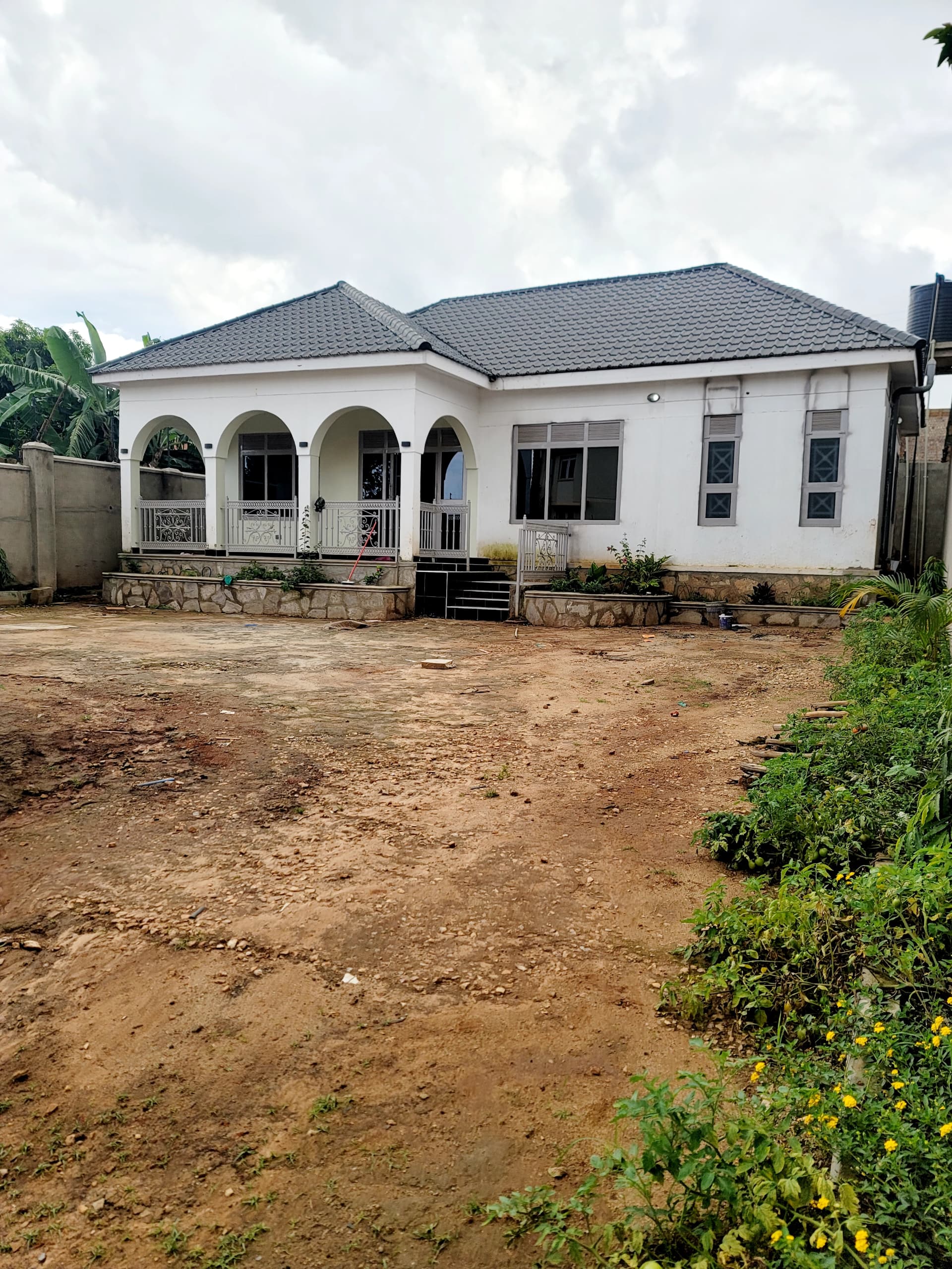 House sale bweya kajansi entebbe rd